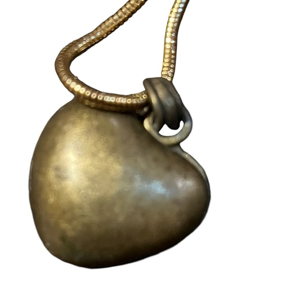 Vintage Gold & Brass plated heart necklace - Picture 5 of 6